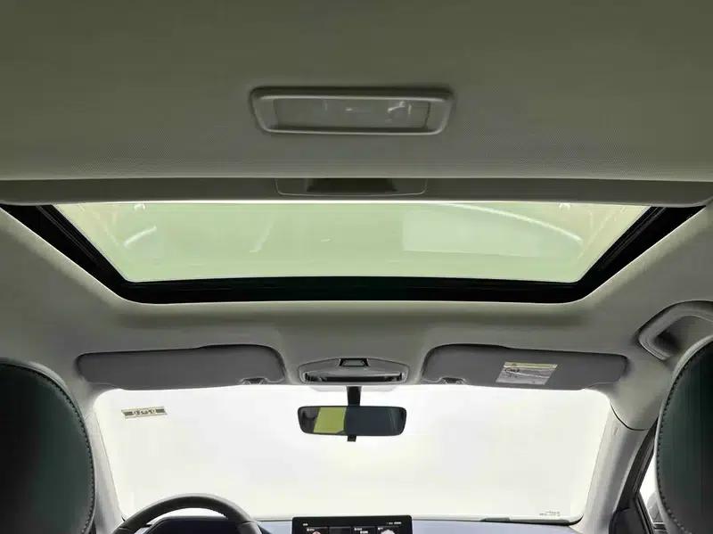 Geely Emgrand 2022 4th Generation 1.5L CVT Flagship Edition — миниатюра 14
