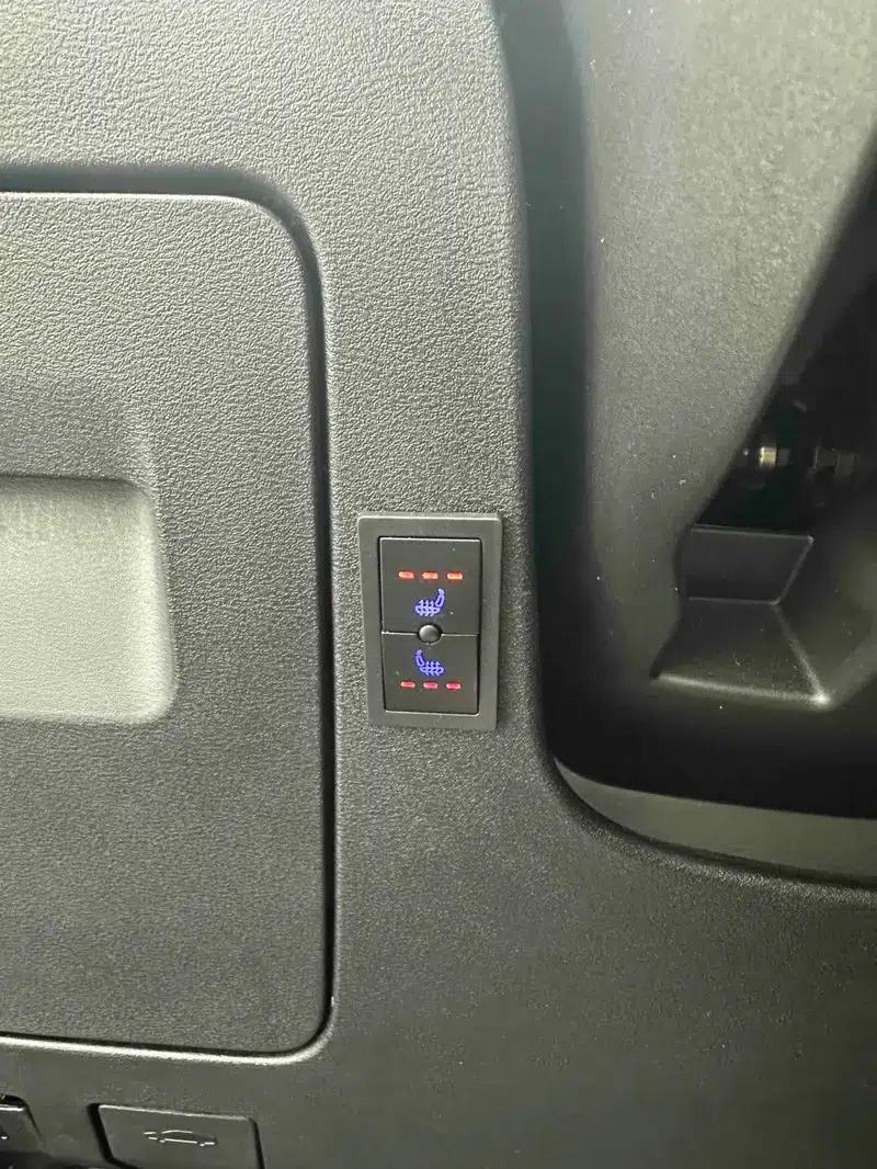 Geely Emgrand 2022 4th Generation 1.5L CVT Flagship Edition — миниатюра 10