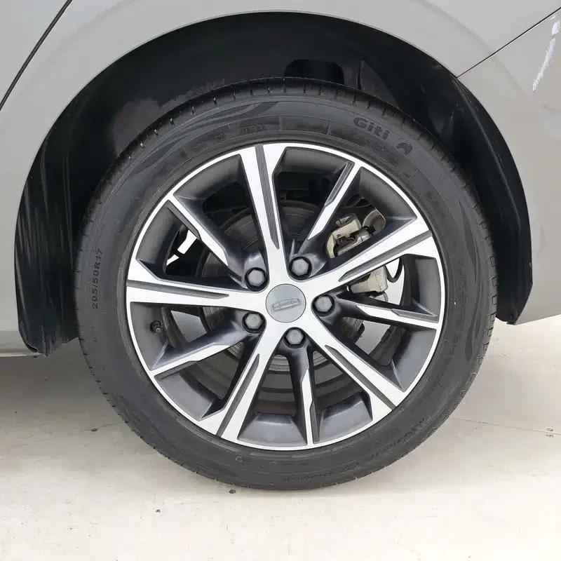 Geely Emgrand 2022 4th Generation 1.5L CVT Premium — миниатюра 7