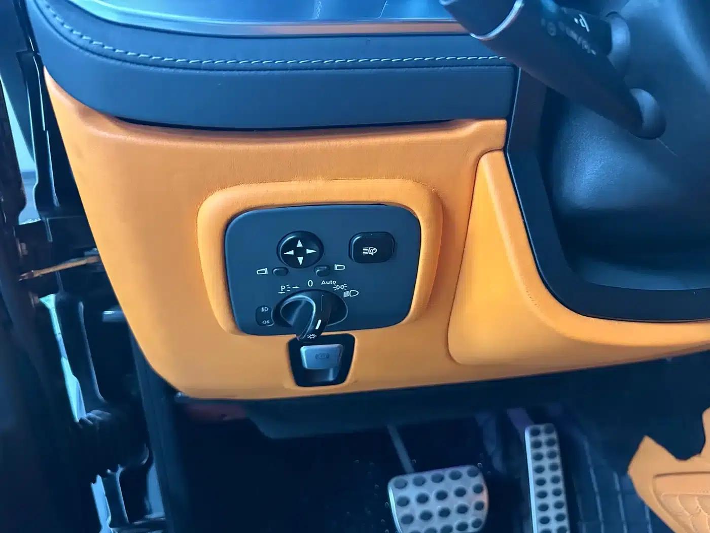 2010 Mercedes-Benz G-Class G 500 — миниатюра 16