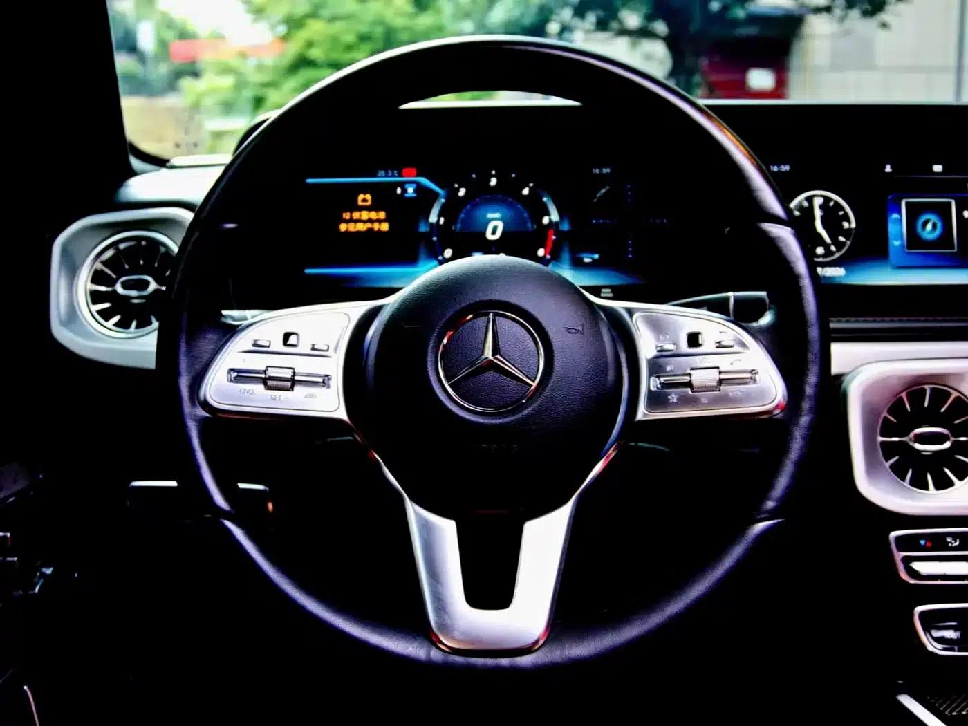 2025 Mercedes-Benz G-Class G 400 d European Spec — миниатюра 18