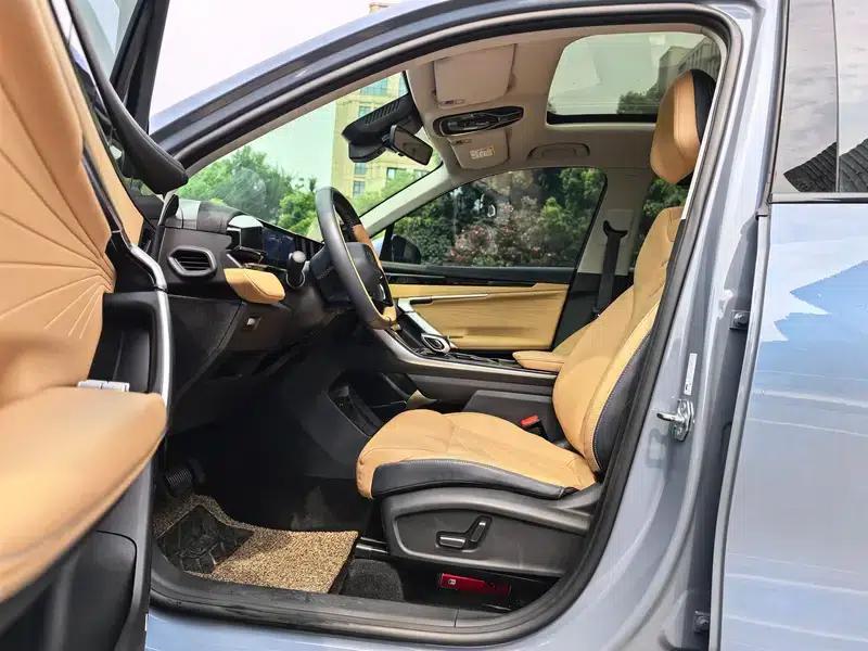 Geely Boyue L 2023 1.5TD DCT Premium Edition — миниатюра 12