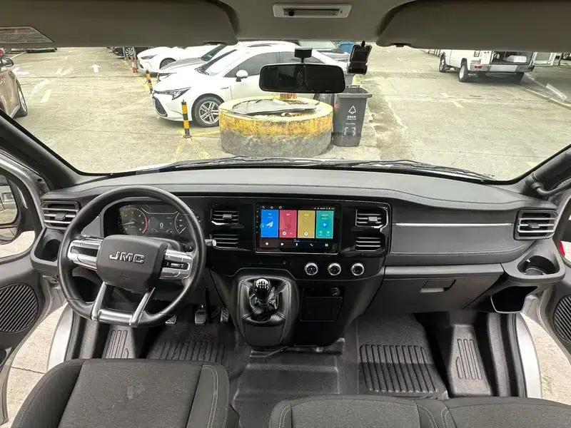 Fushun 2023 2.0T Manual Diesel Short Wheelbase Low Roof Commercial Passenger Van, 6 Seats, Double Tailgate — миниатюра 5