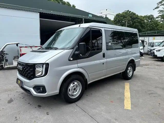 Fushun 2023 2.0T Manual Diesel Short Wheelbase Low Roof Commercial Passenger Van, 6 Seats, Double Tailgate