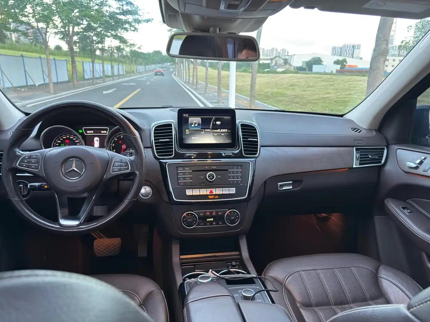Imported Mercedes-Benz GLE 2017 GLE 320 4MATIC Luxury — миниатюра 6
