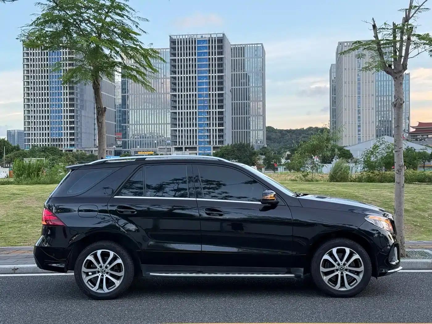 Imported Mercedes-Benz GLE 2017 GLE 320 4MATIC Luxury — миниатюра 8