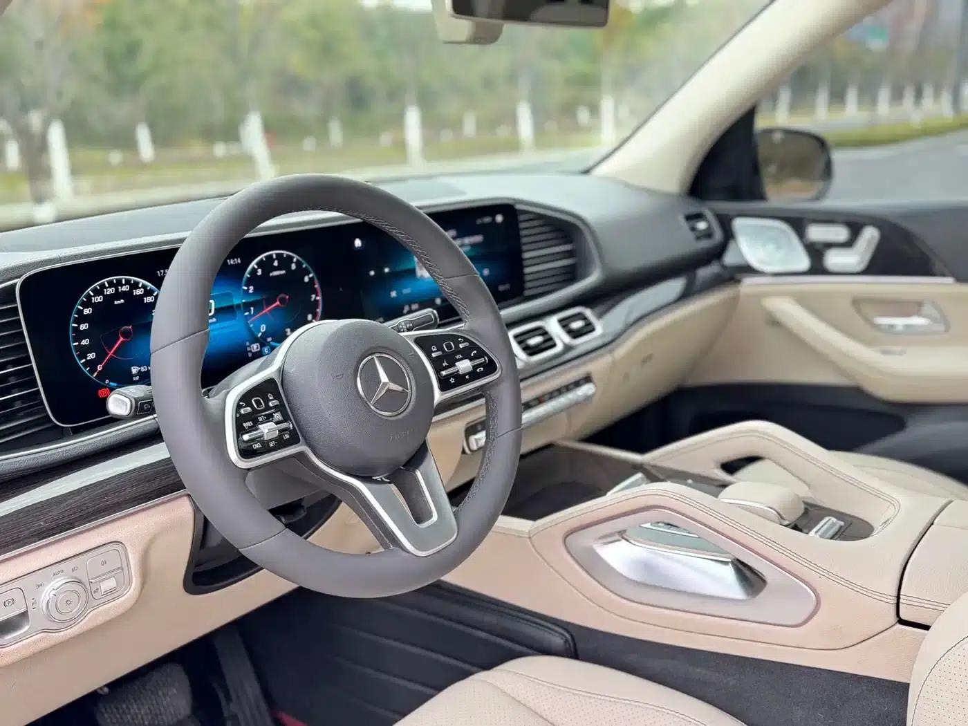Imported Mercedes-Benz GLE 2020 facelift GLE 350 4MATIC Fashion model — миниатюра 4