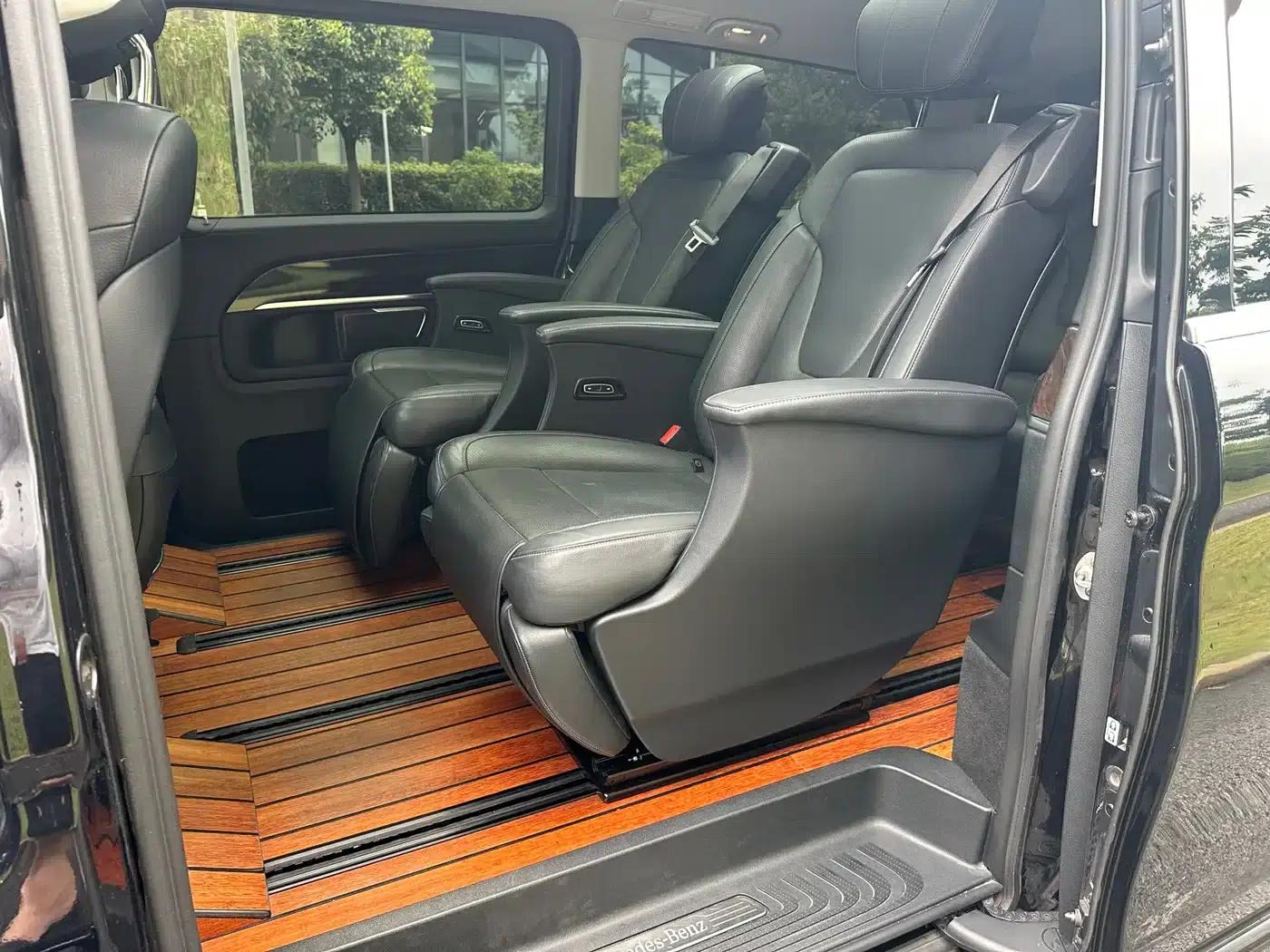 Mercedes-Benz V-Class 2018 V 260 L Premium Extended Edition (China VI Emission Standard) — миниатюра 11