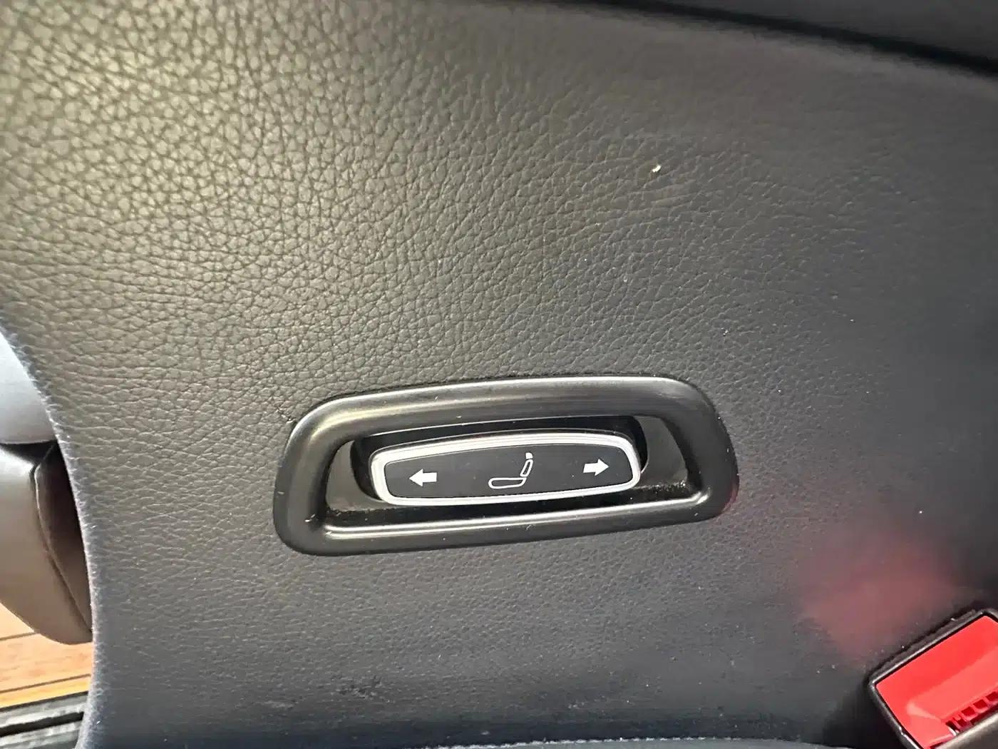 Mercedes-Benz V-Class 2018 V 260 L Premium Extended Edition (China VI Emission Standard) — миниатюра 17