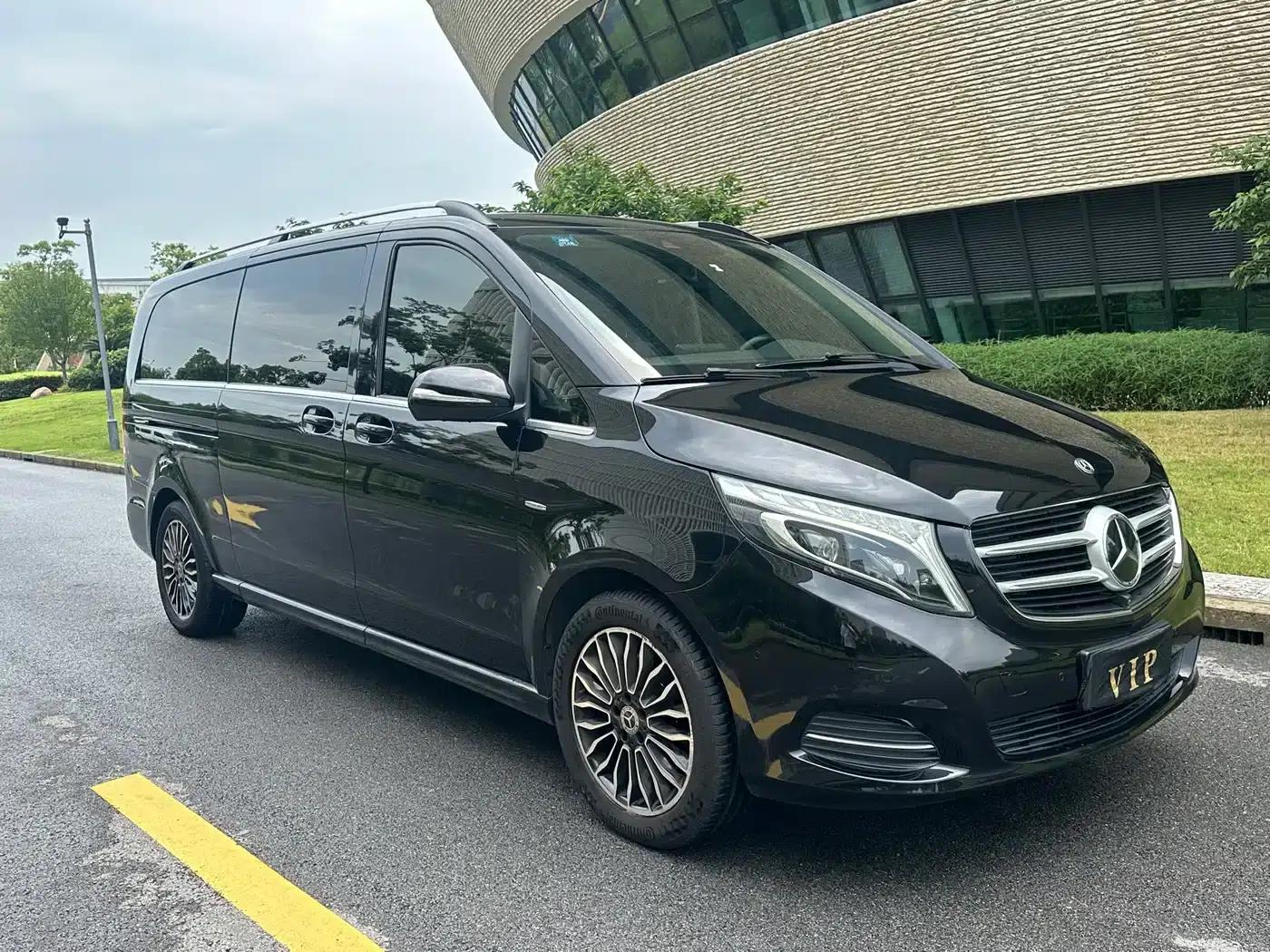 Mercedes-Benz V-Class 2018 V 260 L Premium Extended Edition (China VI Emission Standard) — миниатюра 3