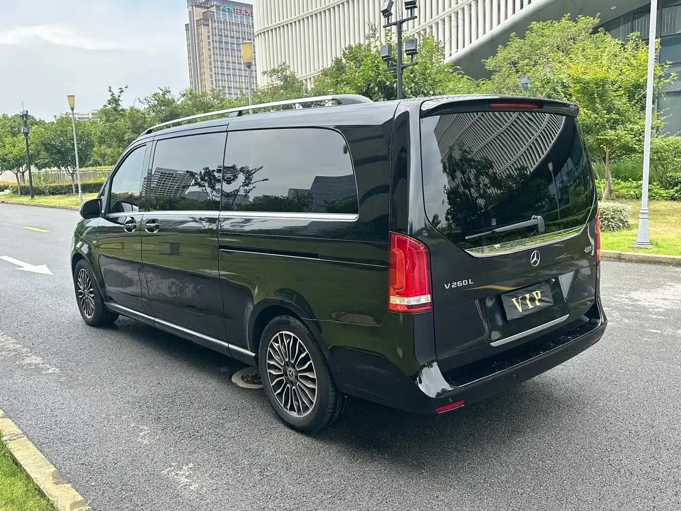 Mercedes-Benz V-Class 2018 V 260 L Premium Extended Edition (China VI Emission Standard) — миниатюра 32