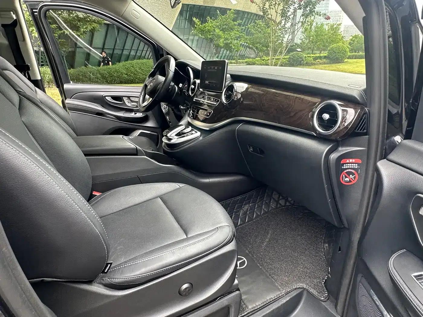 Mercedes-Benz V-Class 2018 V 260 L Premium Extended Edition (China VI Emission Standard) — миниатюра 49