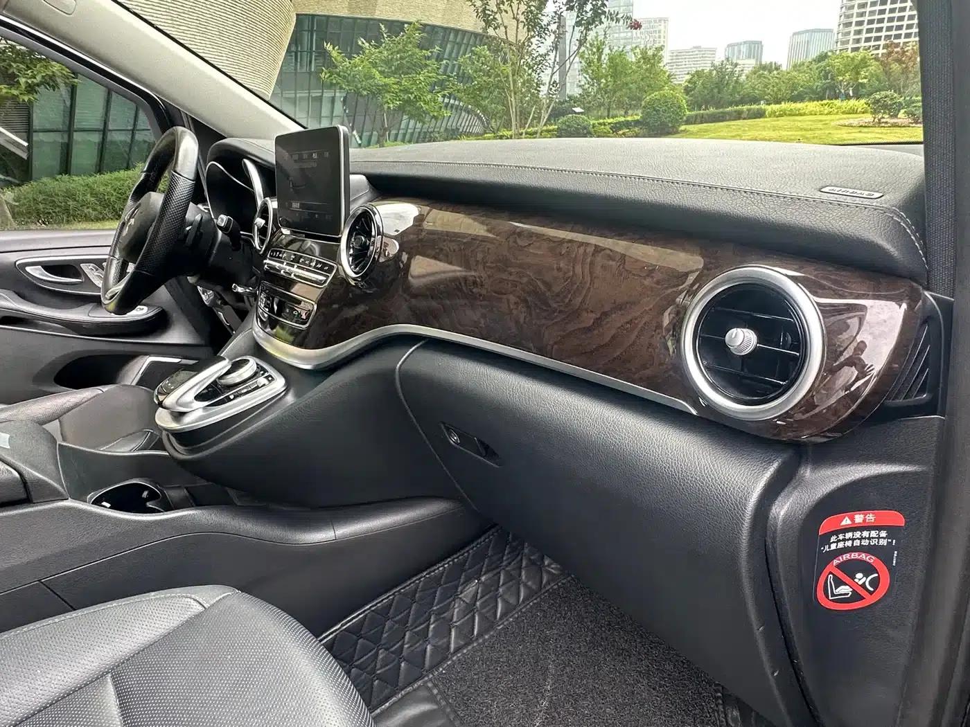 Mercedes-Benz V-Class 2018 V 260 L Premium Extended Edition (China VI Emission Standard) — миниатюра 50