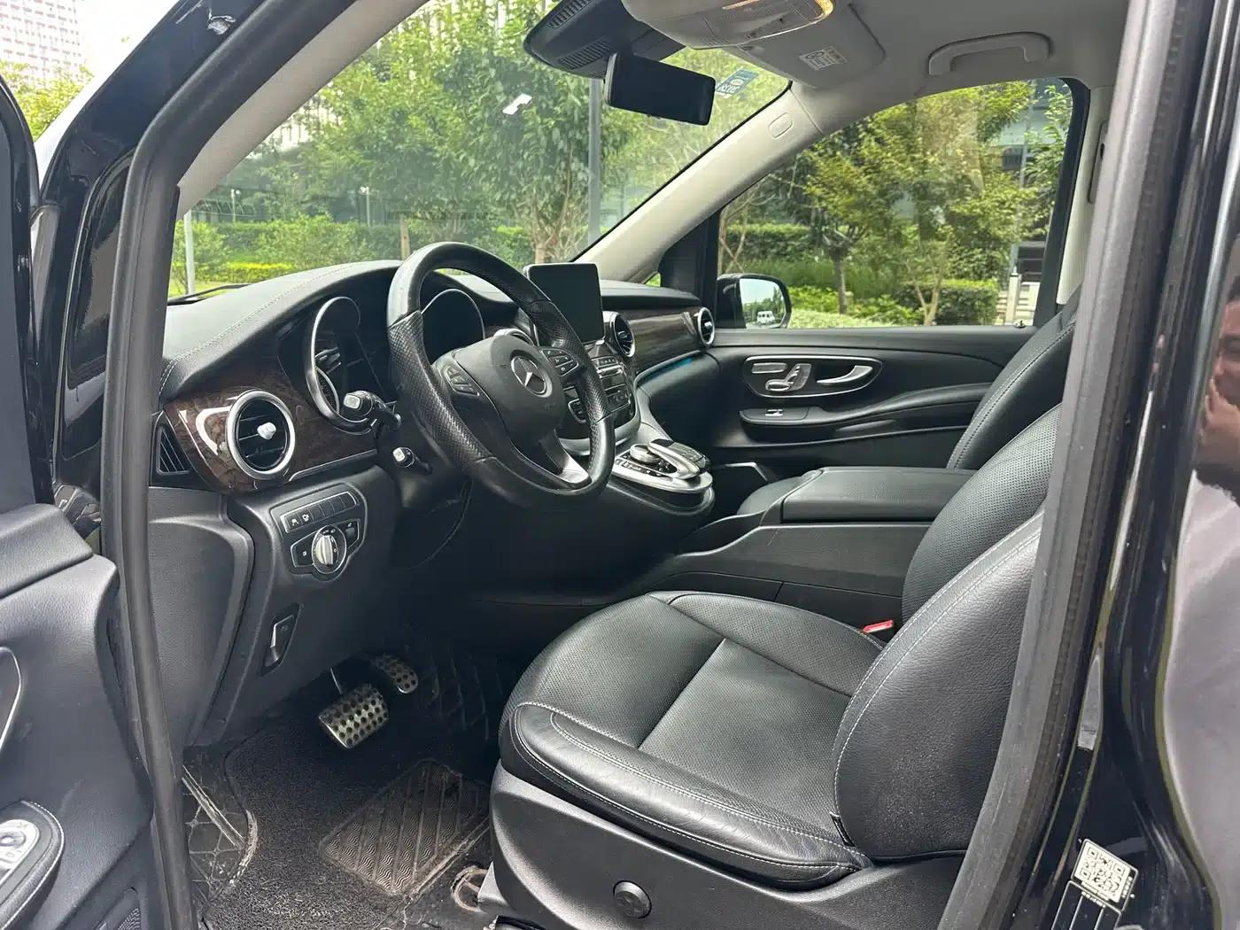 Mercedes-Benz V-Class 2018 V 260 L Premium Extended Edition (China VI Emission Standard) — миниатюра 10
