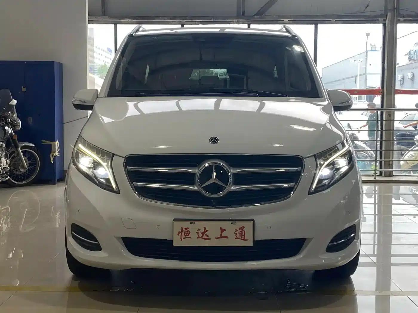Mercedes-Benz V-Class 2018 V 260 L Premium Extended Edition (China VI Emission Standard) — миниатюра 2