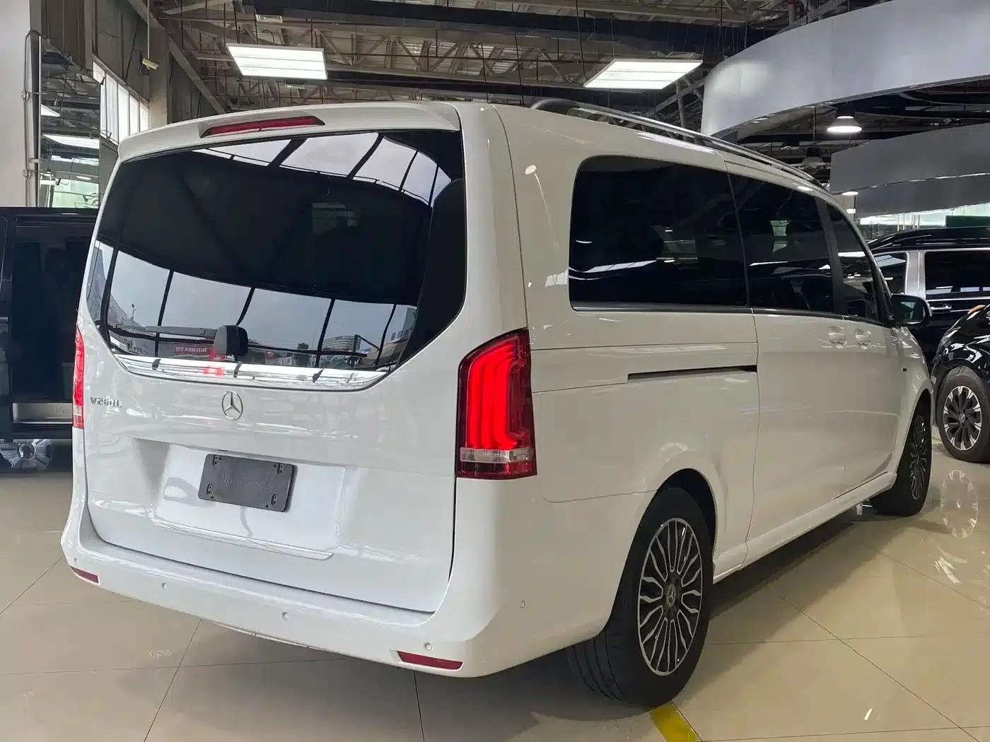 Mercedes-Benz V-Class 2018 V 260 L Premium Extended Edition (China VI Emission Standard) — миниатюра 18