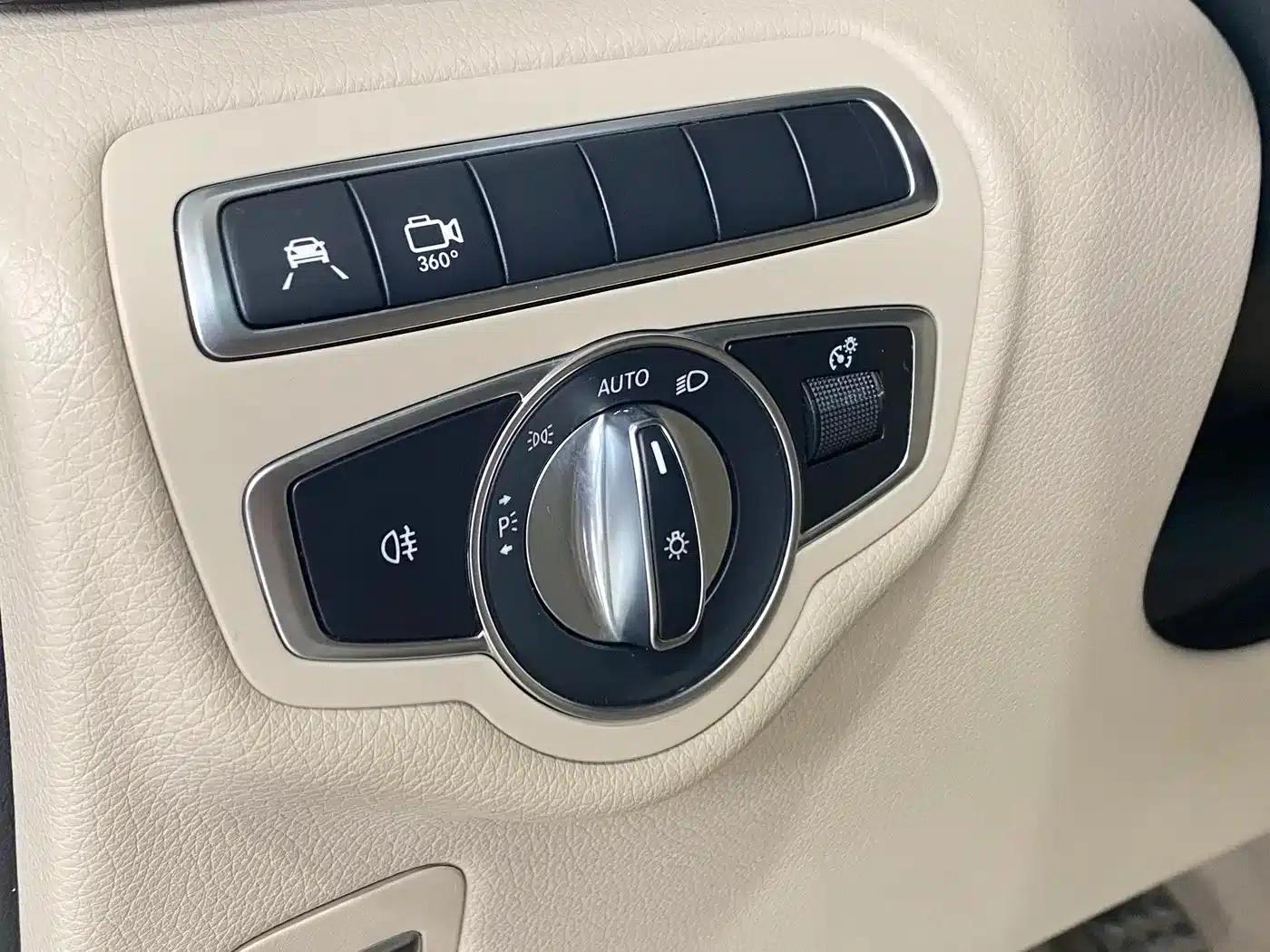 Mercedes-Benz V-Class 2018 V 260 L Premium Extended Edition (China VI Emission Standard) — миниатюра 6