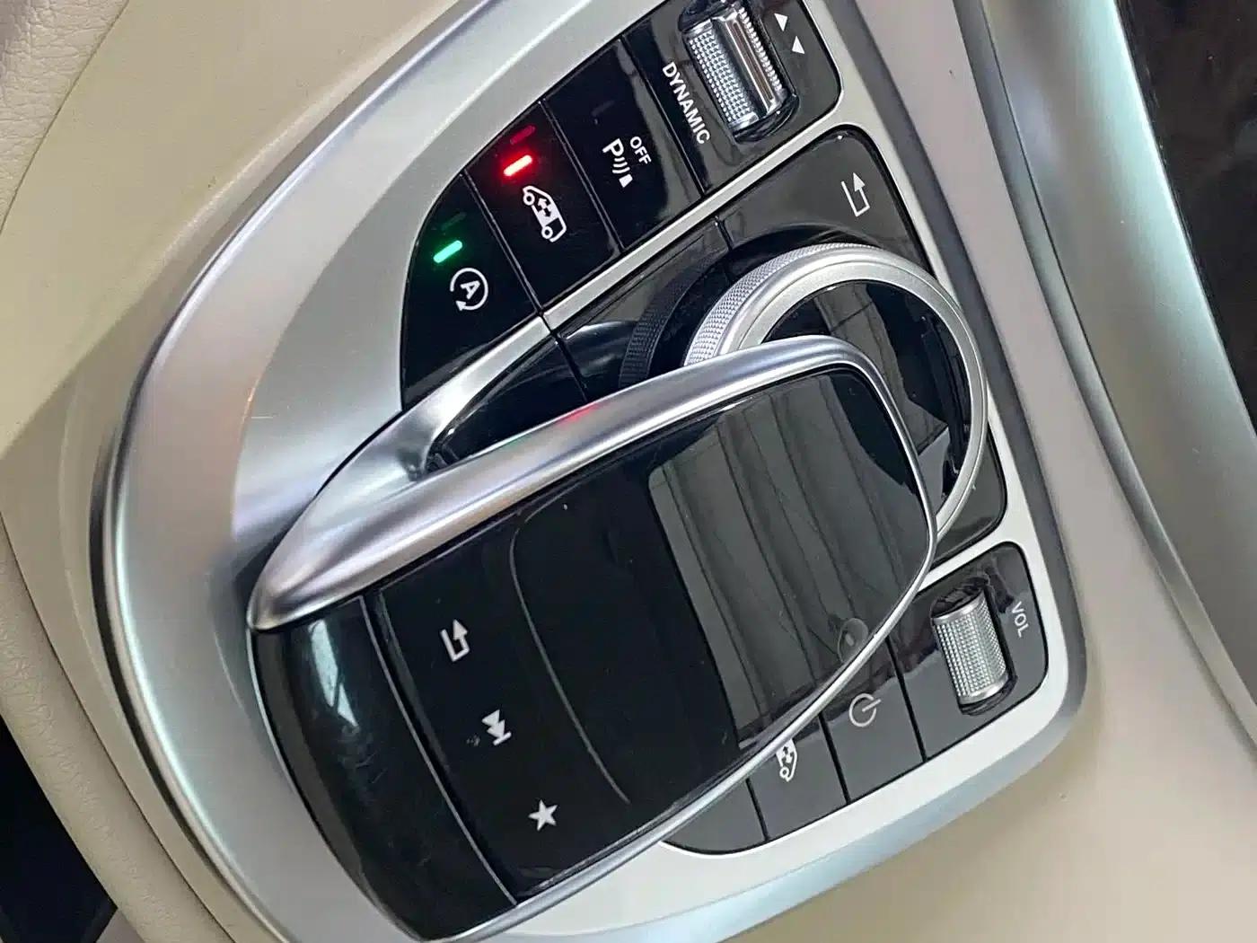 Mercedes-Benz V-Class 2018 V 260 L Premium Extended Edition (China VI Emission Standard) — миниатюра 9