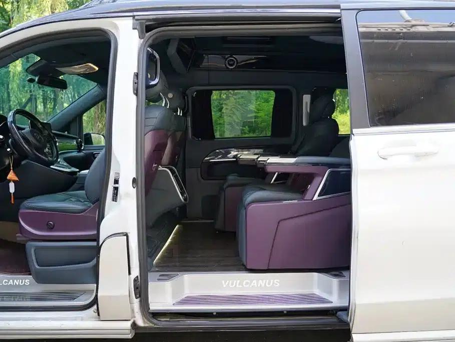 Mercedes-Benz V-Class 2021 V 260 L Long Wheelbase Premium Edition — миниатюра 5