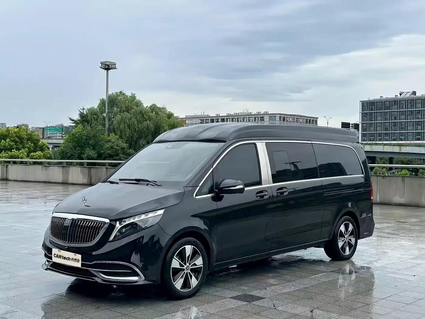 Mercedes-Benz V-Class 2022 V 260 L Long Wheelbase Premium Edition — миниатюра 1
