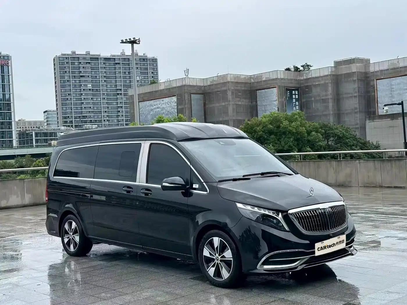 Mercedes-Benz V-Class 2022 V 260 L Long Wheelbase Premium Edition — миниатюра 3