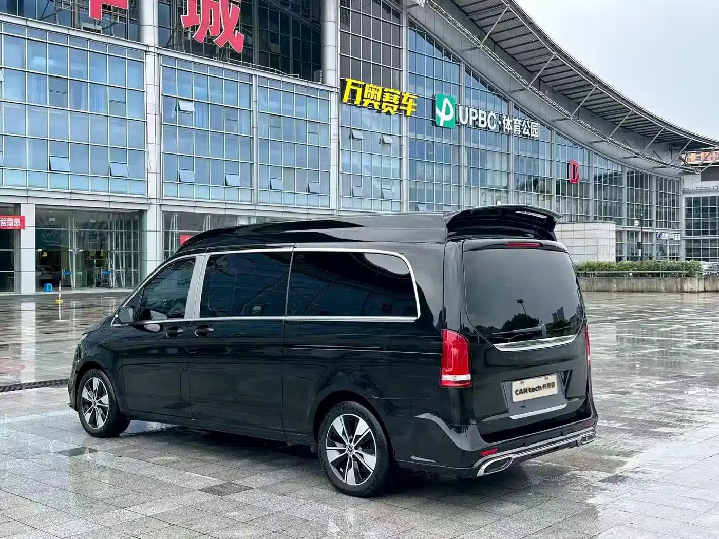 Mercedes-Benz V-Class 2022 V 260 L Long Wheelbase Premium Edition — миниатюра 4