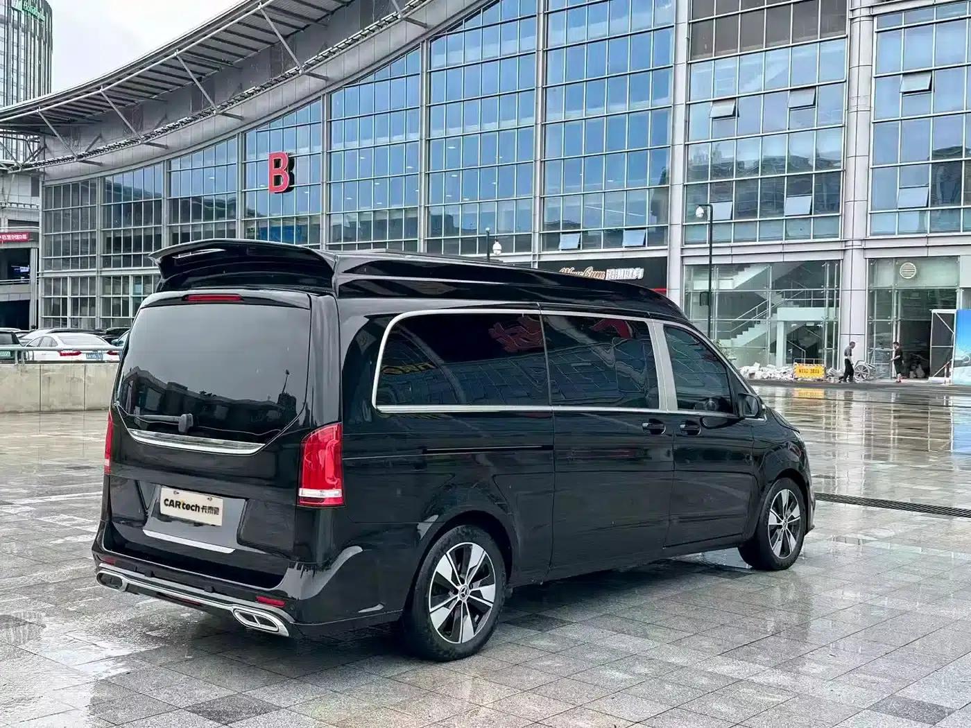 Mercedes-Benz V-Class 2022 V 260 L Long Wheelbase Premium Edition — миниатюра 6