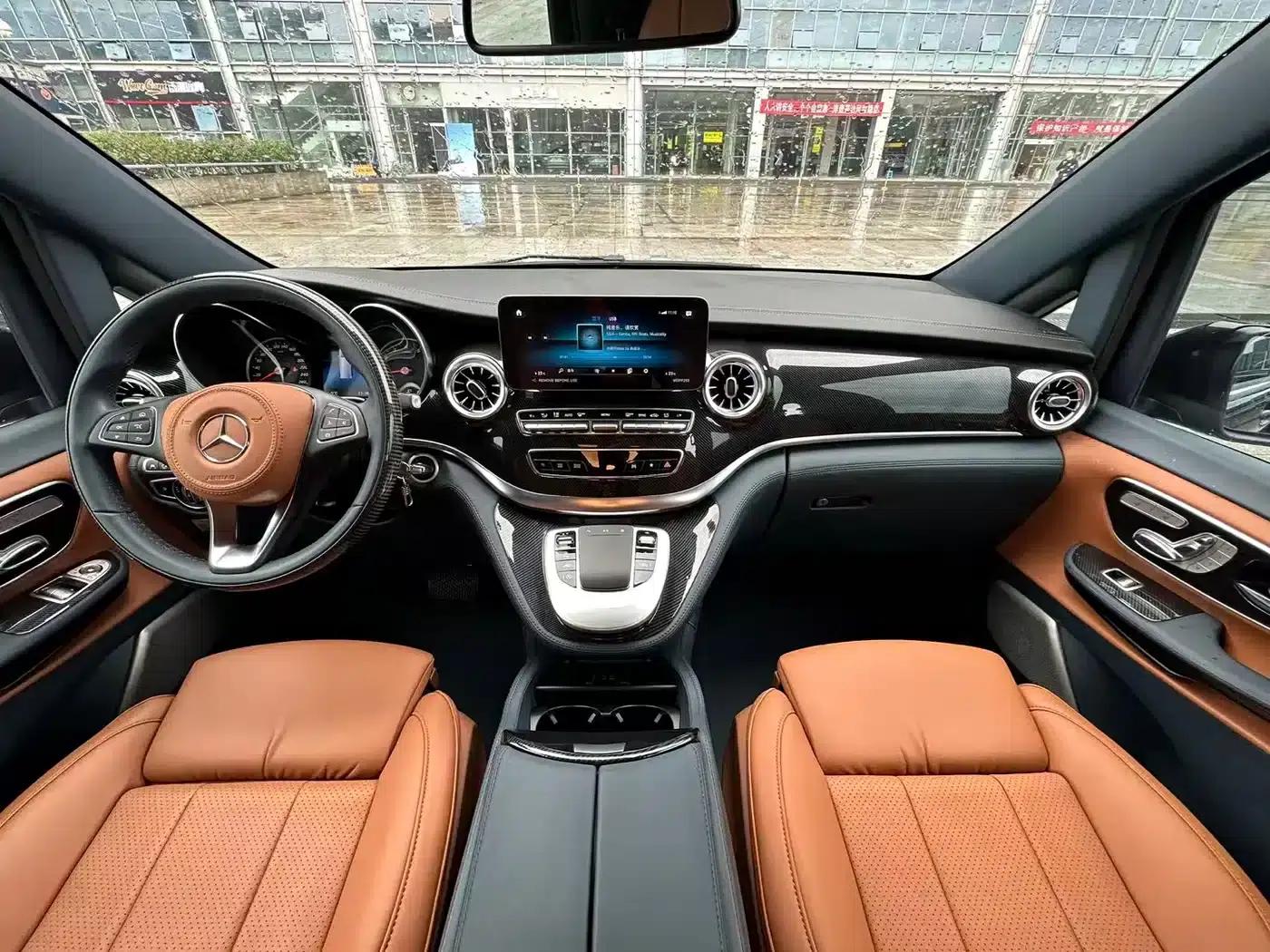 Mercedes-Benz V-Class 2022 V 260 L Long Wheelbase Premium Edition — миниатюра 7