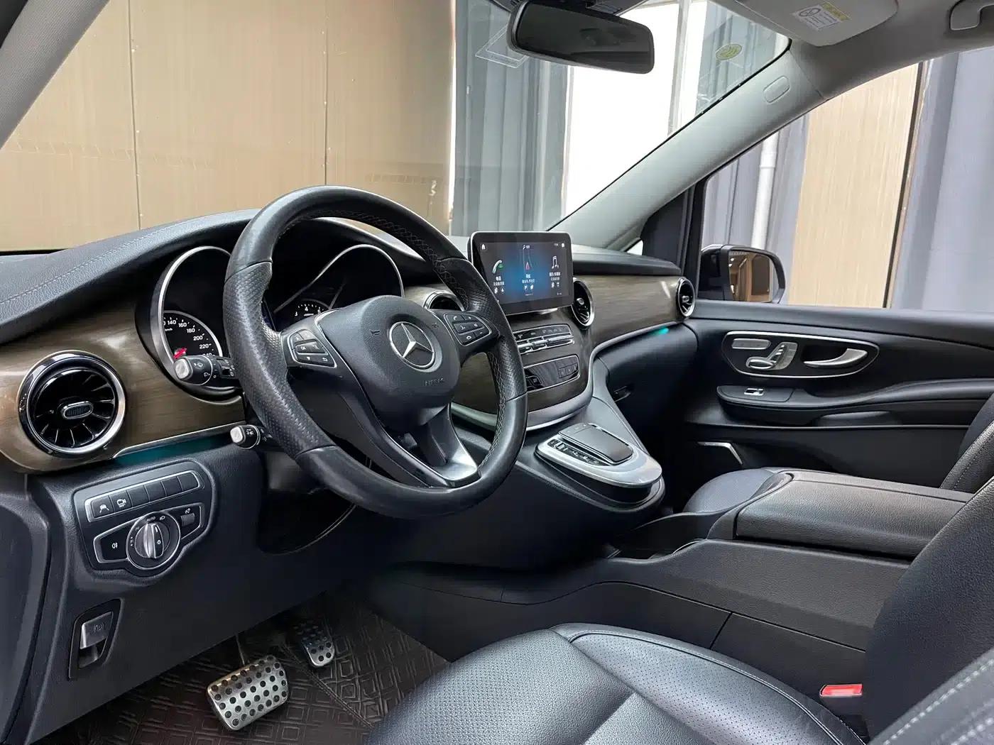 Mercedes-Benz V-Class 2020 V 260 Premium Edition — миниатюра 4