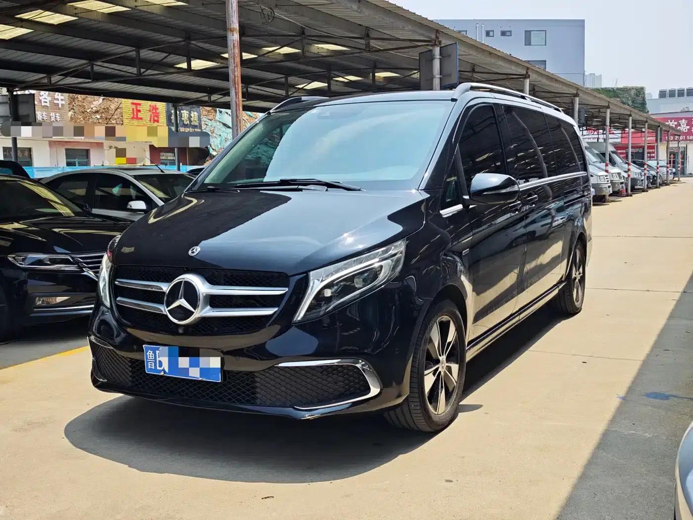 Mercedes-Benz V-Class 2022 V 260 L Long Wheelbase Premium Edition — миниатюра 1