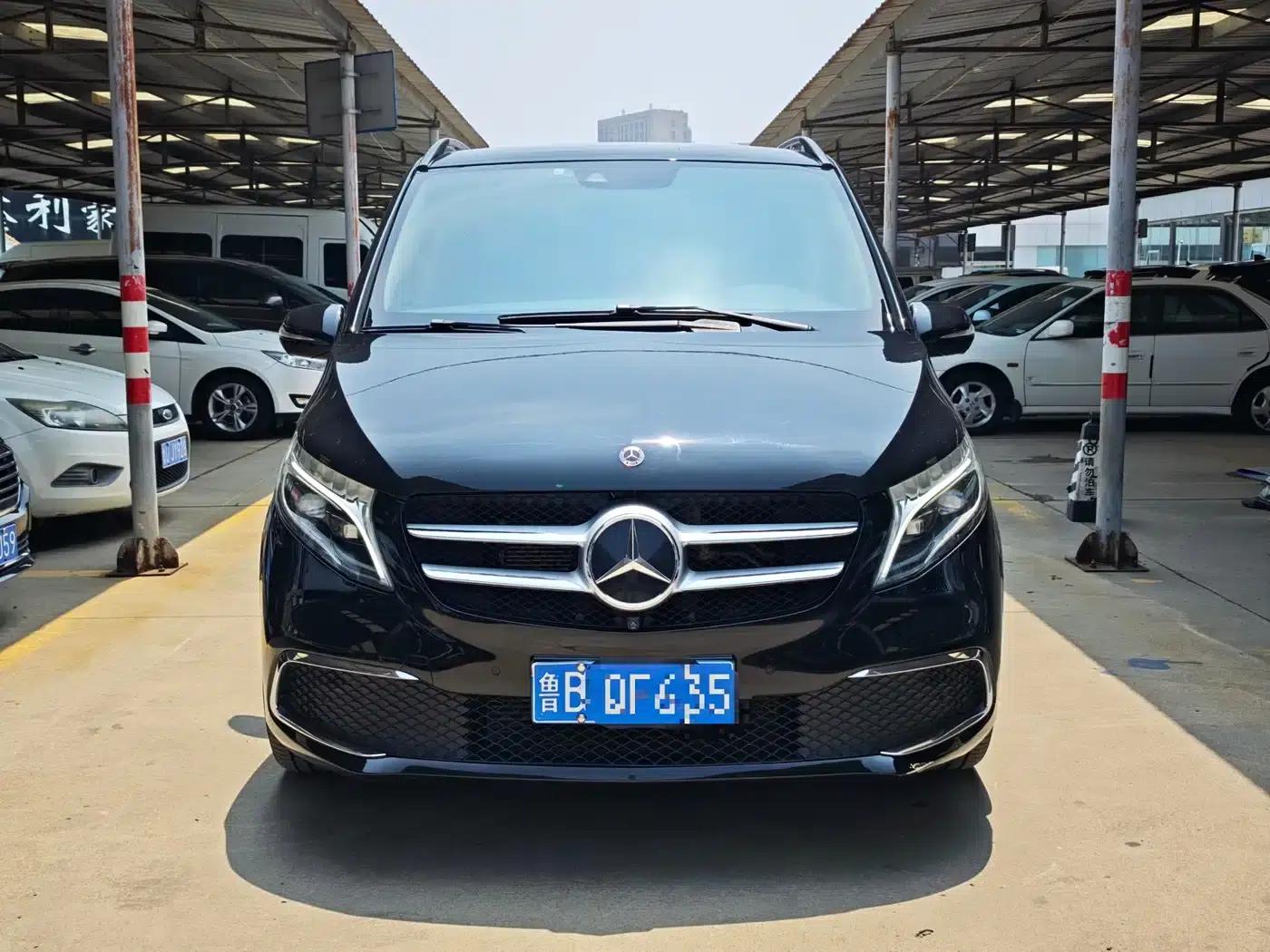 Mercedes-Benz V-Class 2022 V 260 L Long Wheelbase Premium Edition — миниатюра 2