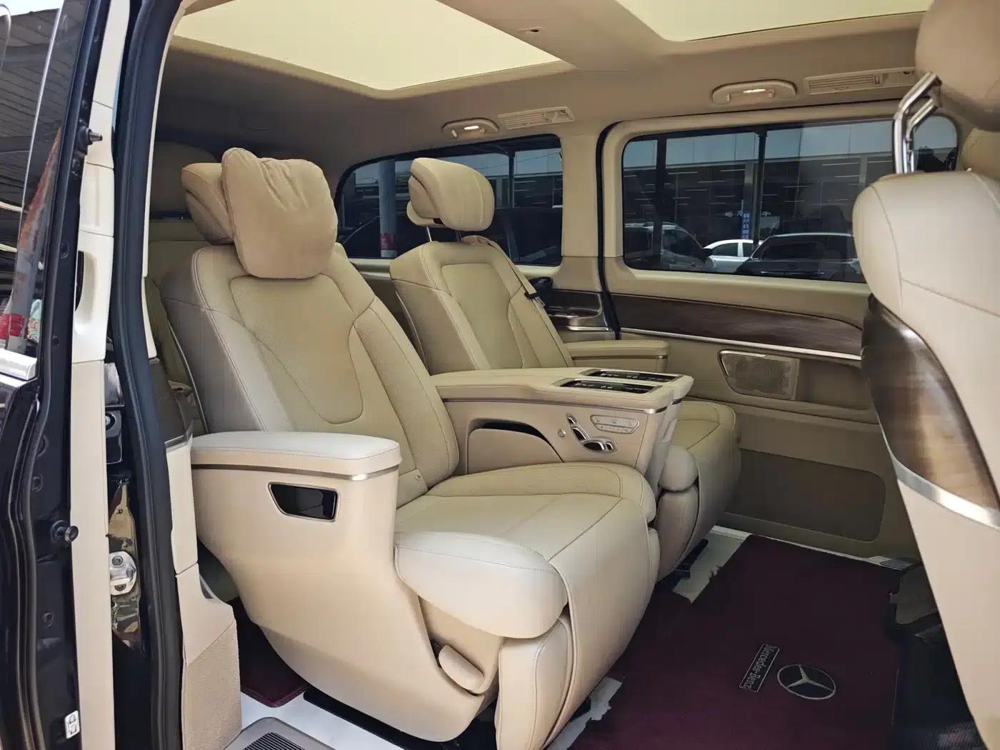 Mercedes-Benz V-Class 2022 V 260 L Long Wheelbase Premium Edition — миниатюра 7