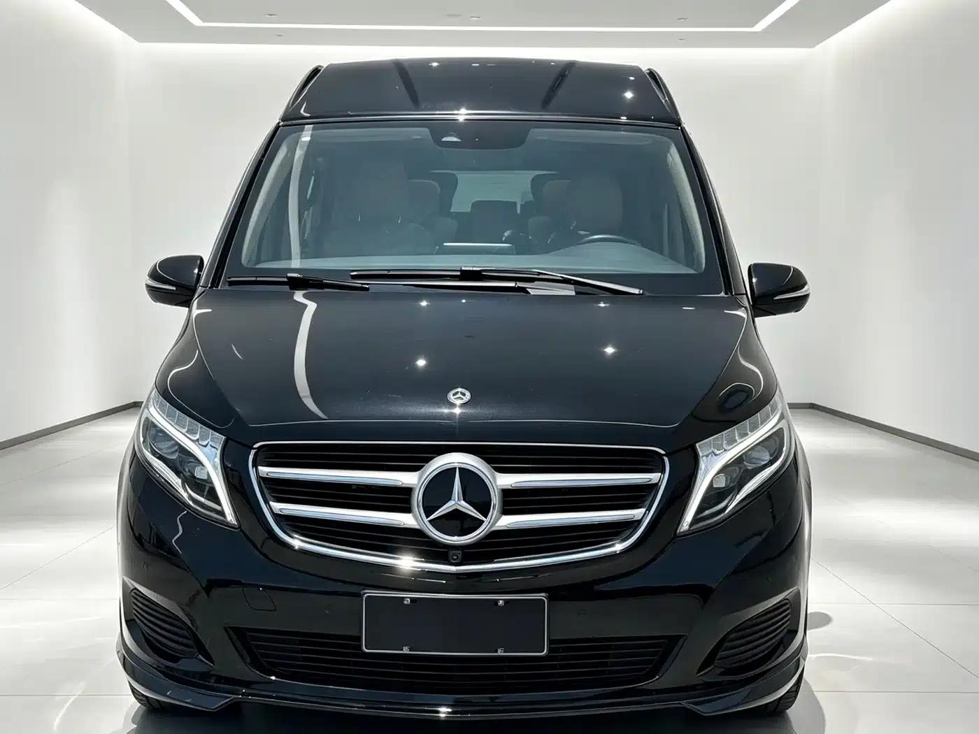Mercedes-Benz V-Class 2018 V 260 L Premium Extended Edition (China VI Emission Standard) — миниатюра 1
