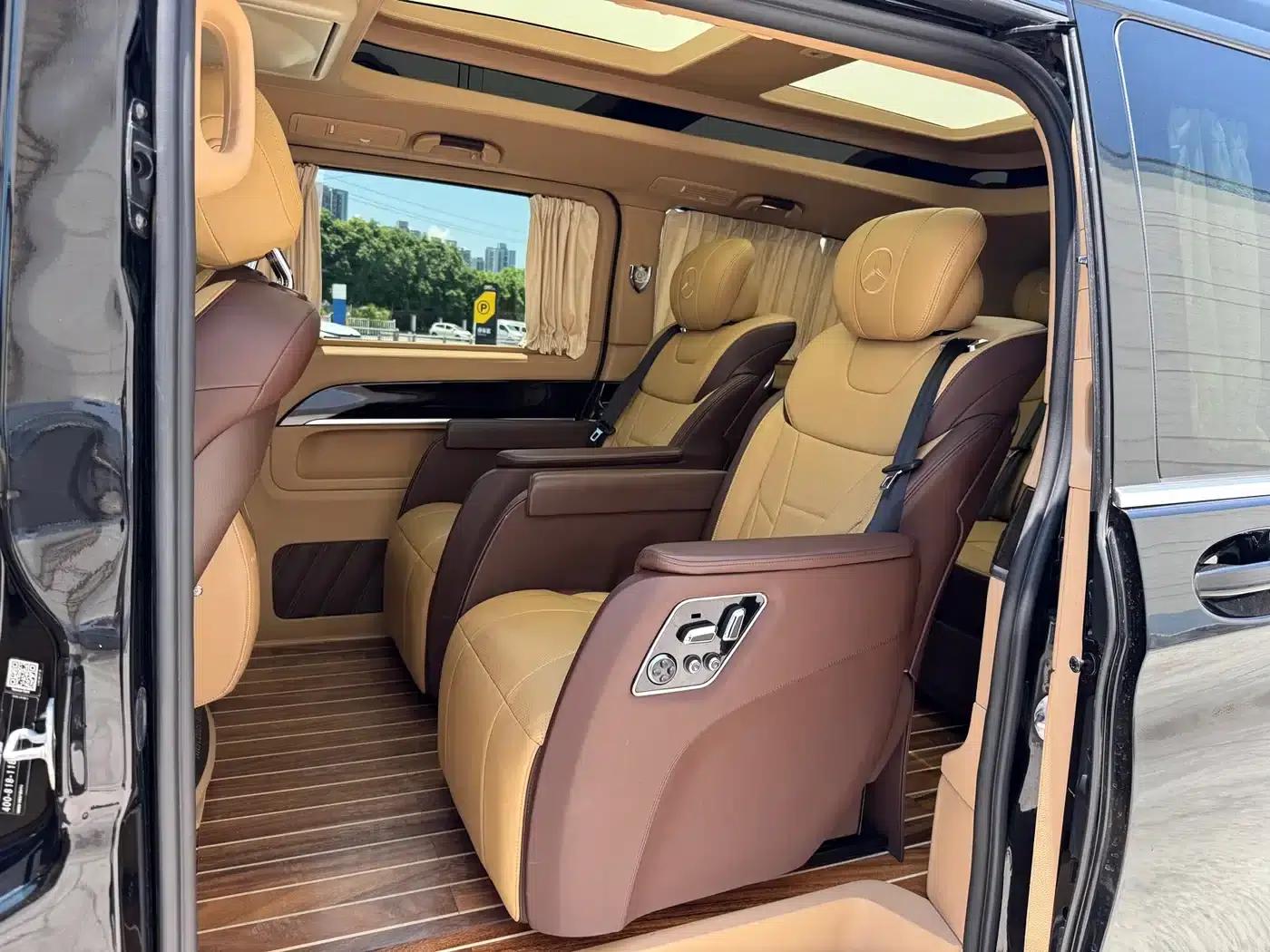 Mercedes-Benz V-Class 2018 V 260 L Premium Extended Edition (China VI Emission Standard) — миниатюра 11