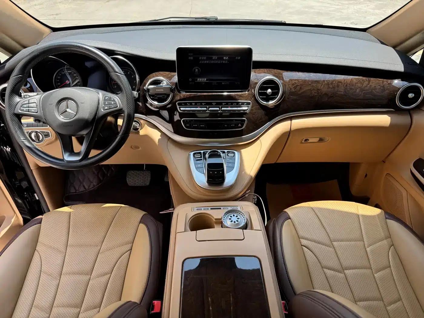 Mercedes-Benz V-Class 2018 V 260 L Premium Extended Edition (China VI Emission Standard) — миниатюра 13