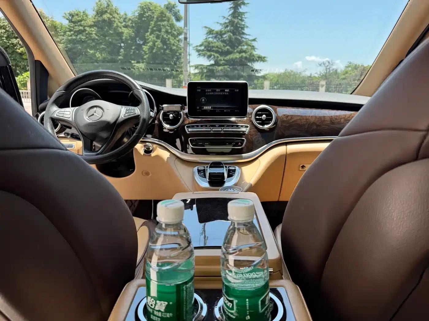 Mercedes-Benz V-Class 2018 V 260 L Premium Extended Edition (China VI Emission Standard) — миниатюра 14