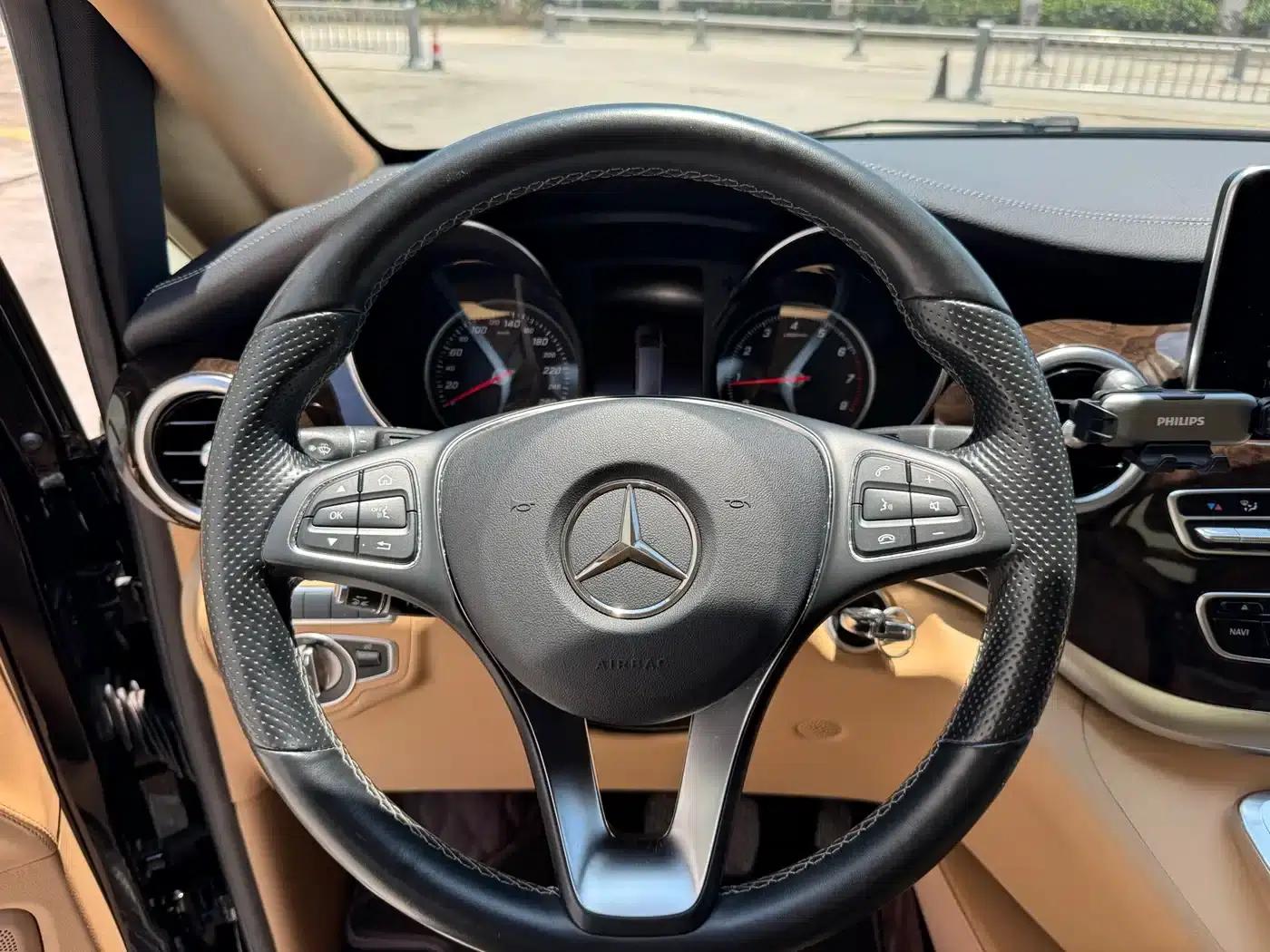 Mercedes-Benz V-Class 2018 V 260 L Premium Extended Edition (China VI Emission Standard) — миниатюра 21