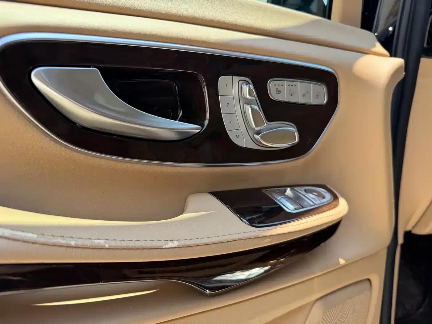 Mercedes-Benz V-Class 2018 V 260 L Premium Extended Edition (China VI Emission Standard) — миниатюра 22