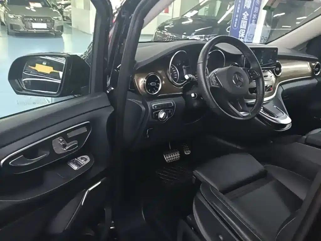 Mercedes-Benz V-Class 2022 V 260 Premium Edition — миниатюра 16