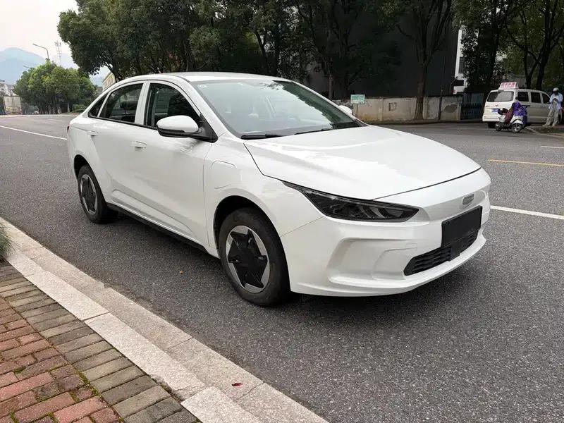 Geely Geometry A 2024 Model 410KM Travel Edition — миниатюра 3