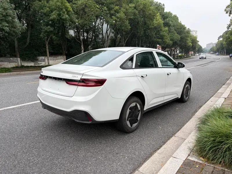 Geely Geometry A 2024 Model 410KM Travel Edition — миниатюра 6