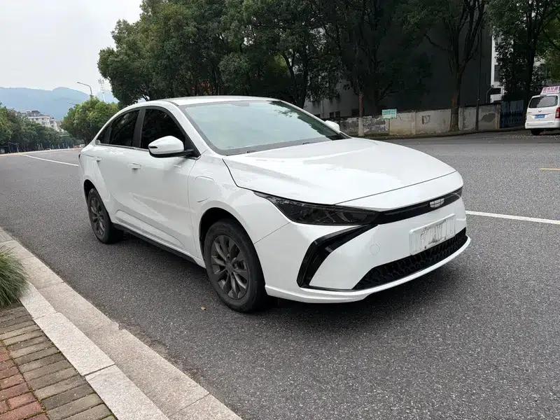 Geely Geometry G6 2024 Model 410KM Luxury Edition — миниатюра 3