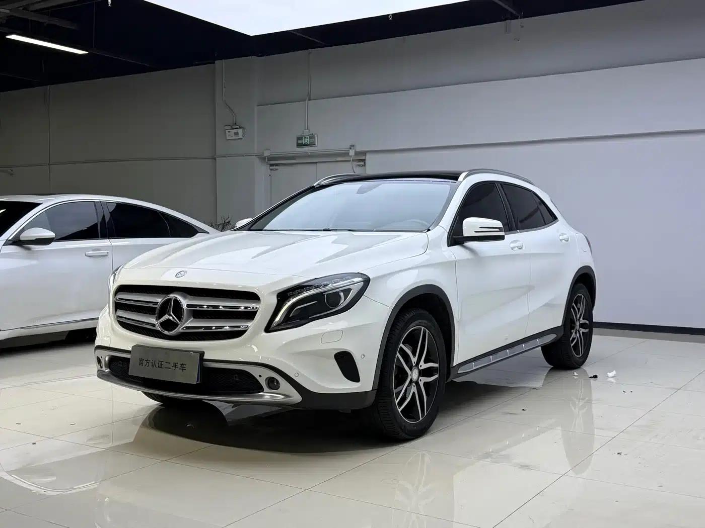 2016 Mercedes-Benz GLA 220 4MATIC Fashion Edition — миниатюра 1