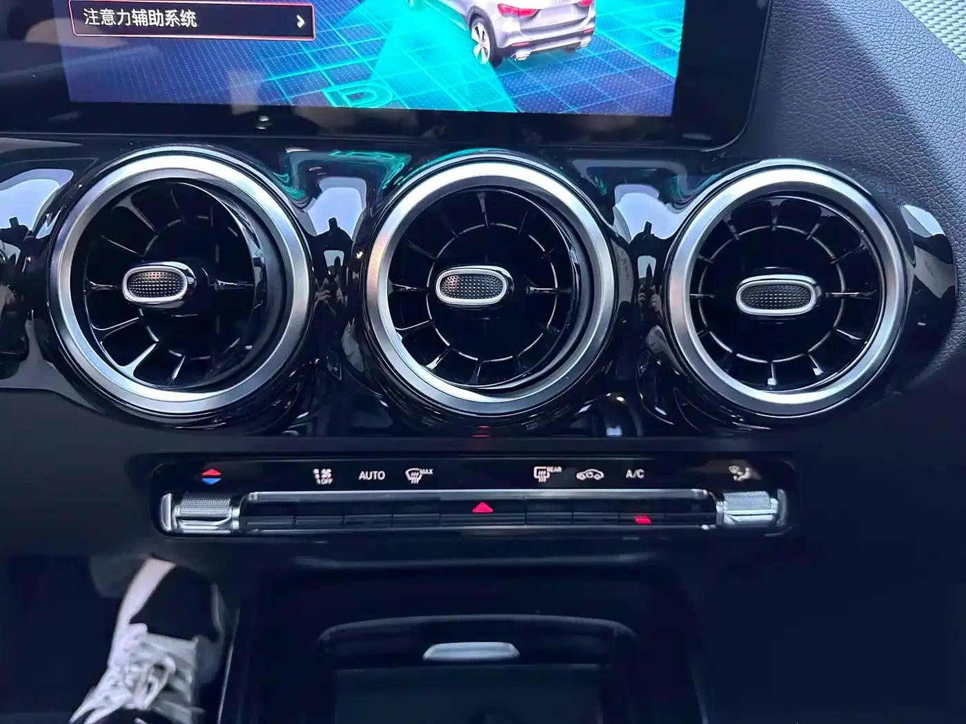 2020 Mercedes-Benz GLA 180 — миниатюра 14