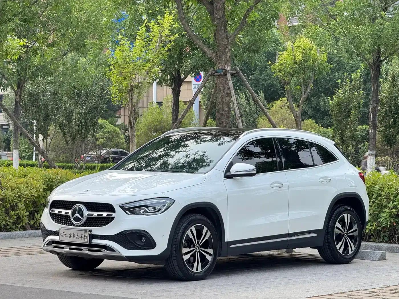 2020 Mercedes-Benz GLA 200 — миниатюра 1