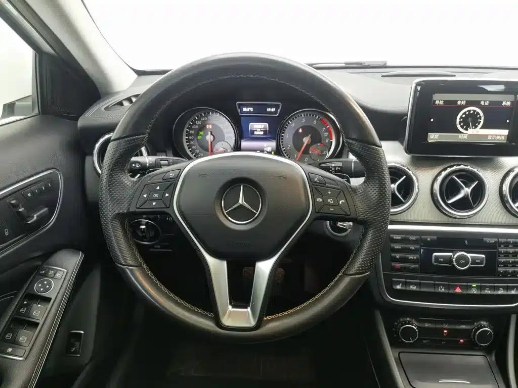 2015 Mercedes-Benz GLA 220 4MATIC Luxury — миниатюра 11