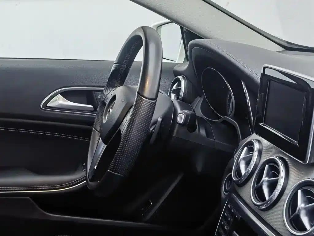 2015 Mercedes-Benz GLA 220 4MATIC Luxury — миниатюра 22