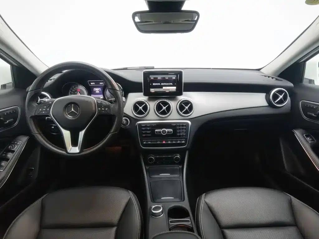 2015 Mercedes-Benz GLA 220 4MATIC Luxury — миниатюра 5
