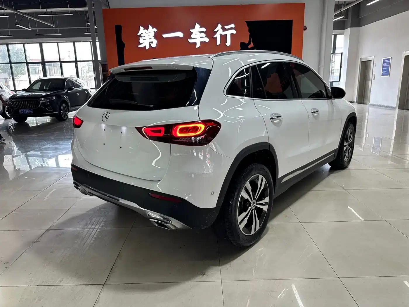 2023 Mercedes-Benz GLA 220 — миниатюра 3