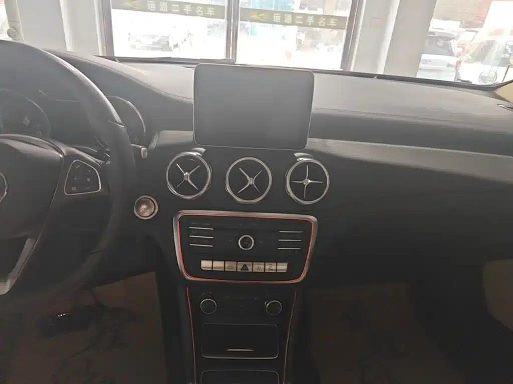 2017 Mercedes-Benz GLA 200 Fashion Edition — миниатюра 13
